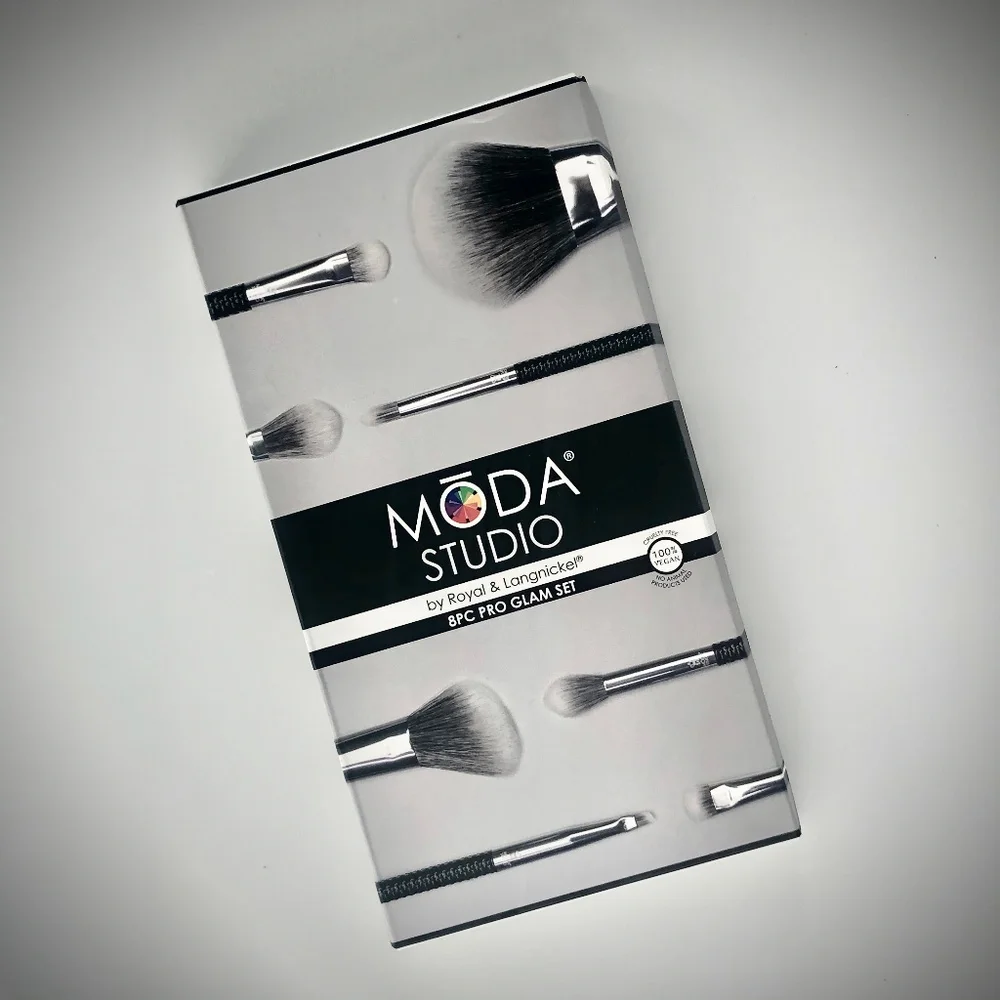 MODA Studio NWT 8Pc Pro Glam Brush Set